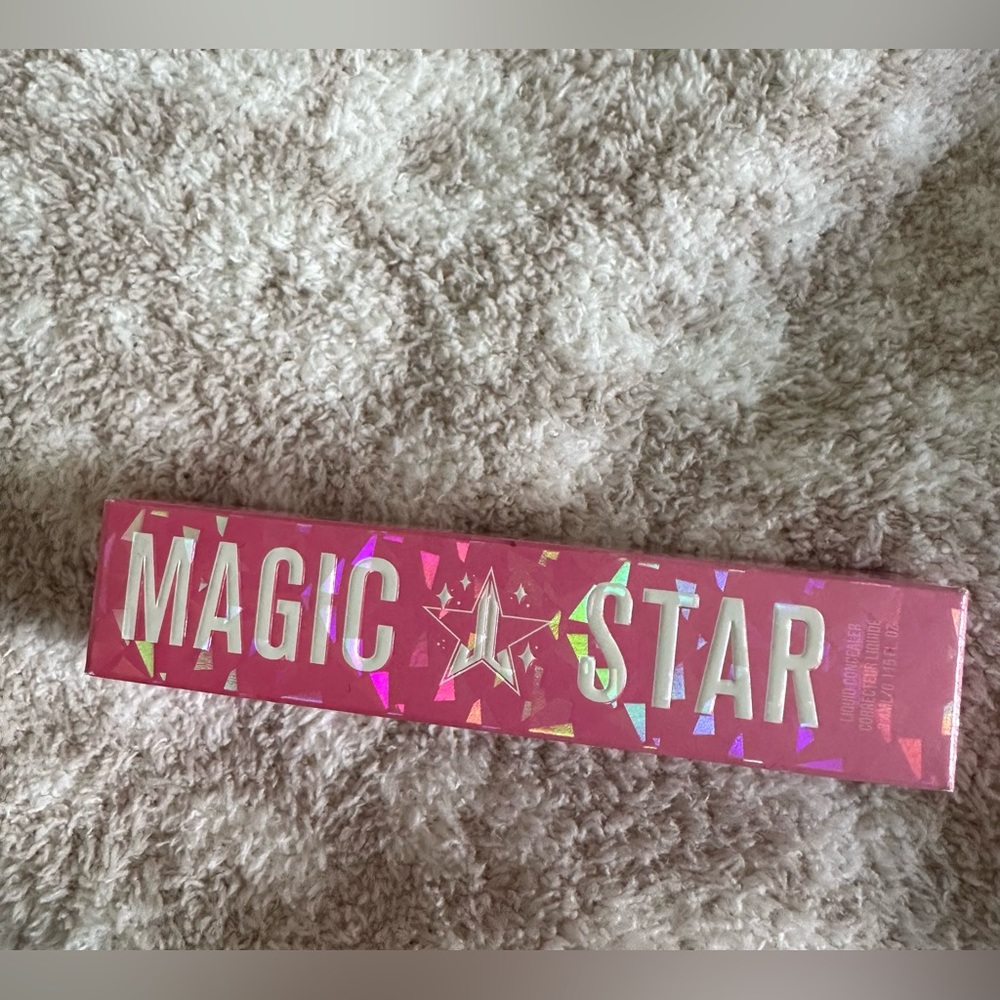 JEFFREE STAR COSMETICS
Magic Star Concealer
